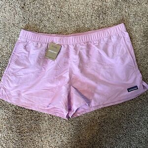 Patagonia W’s Barely Baggie Shorts Size XL NWT Dragon Purple